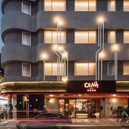 Olah Poshtel - Taichung Station Hotel Bagian luar foto