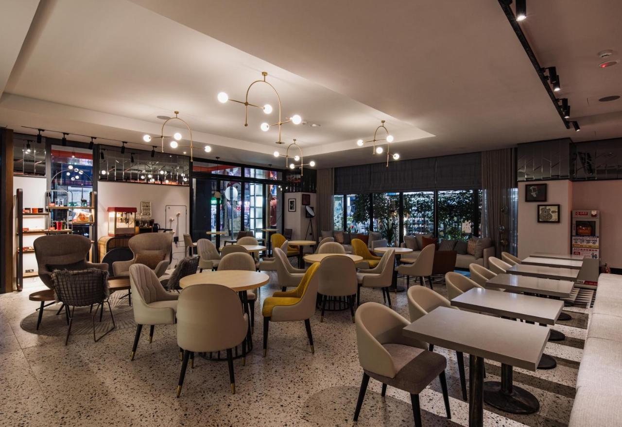 Olah Poshtel - Taichung Station Hotel Bagian luar foto