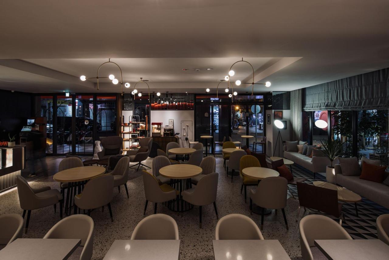 Olah Poshtel - Taichung Station Hotel Bagian luar foto