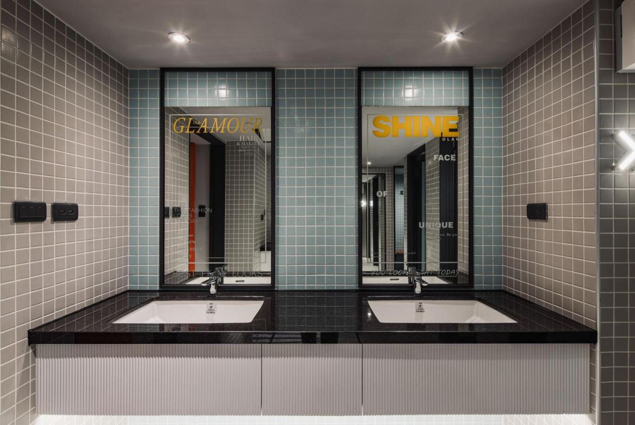 Olah Poshtel - Taichung Station Hotel Bagian luar foto