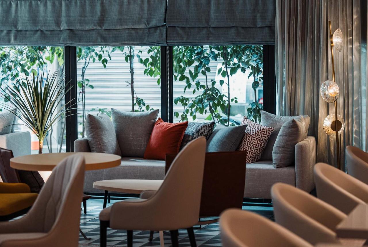Olah Poshtel - Taichung Station Hotel Bagian luar foto