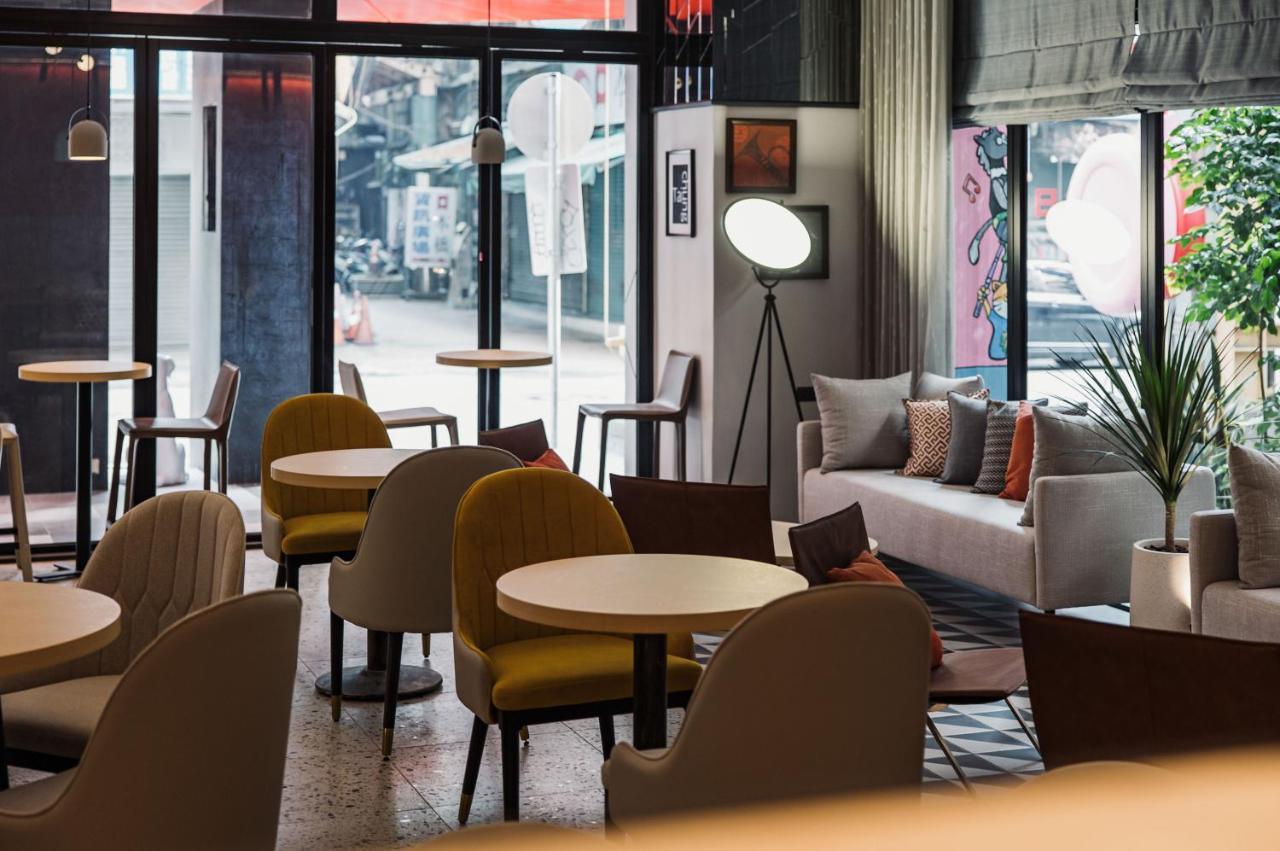 Olah Poshtel - Taichung Station Hotel Bagian luar foto