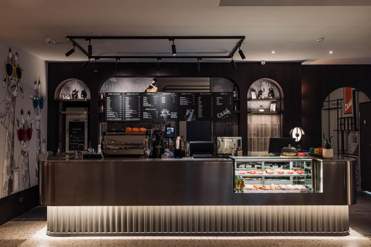 Olah Poshtel - Taichung Station Hotel Bagian luar foto