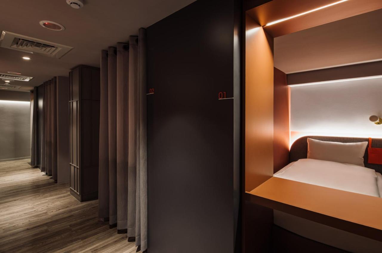 Olah Poshtel - Taichung Station Hotel Bagian luar foto
